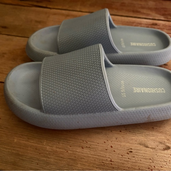 Cushionaire Women's Light Blue Slide Mules - Picture 2 of 6
